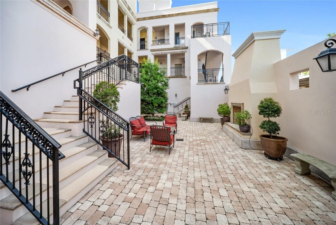 525 N Orange Ave. #302, Sarasota, FL 34236