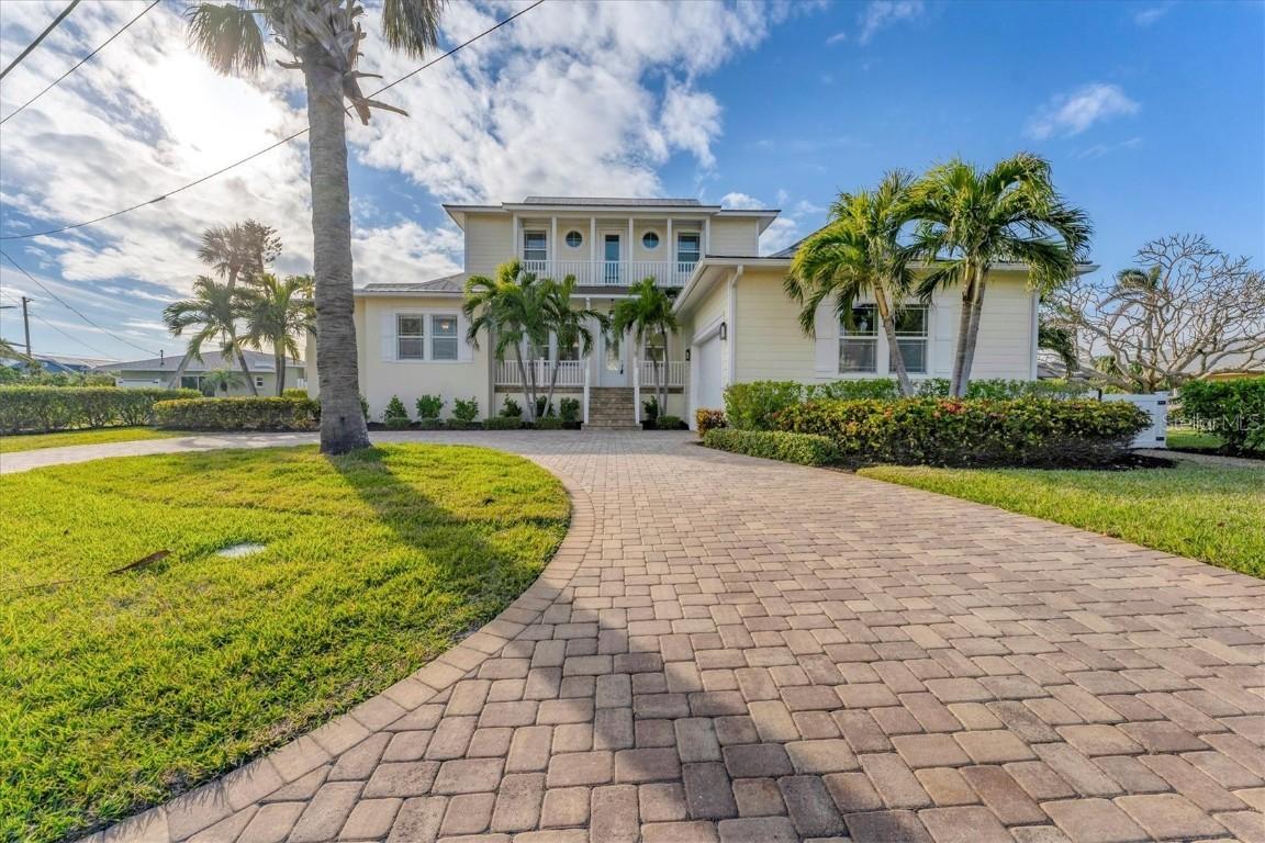 634 Key Royale Dr., Holmes Beach, FL 34217