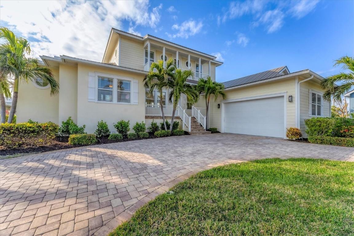 634 Key Royale Dr., Holmes Beach, FL 34217