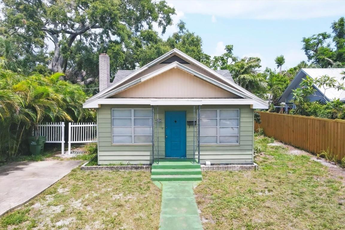 2454 Alameda Ave., Sarasota, FL 34234