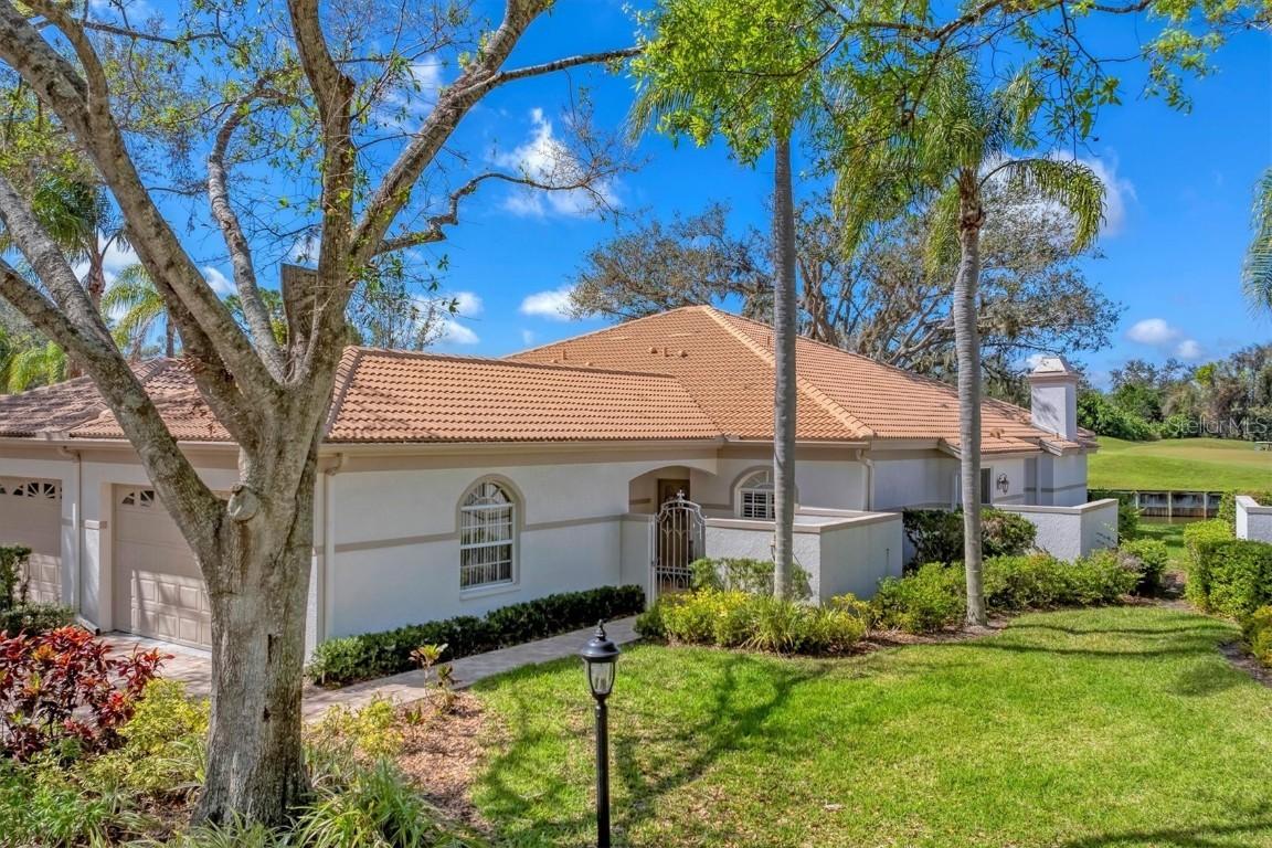 3881 Chatsworth Greene Ct. #20, Sarasota, FL 34235