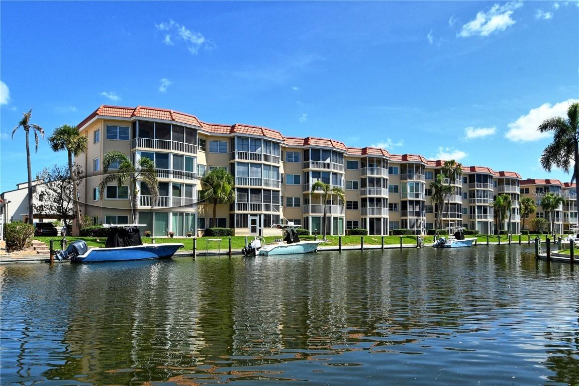 1250 N Portofino Dr. #208, Sarasota, FL 34242