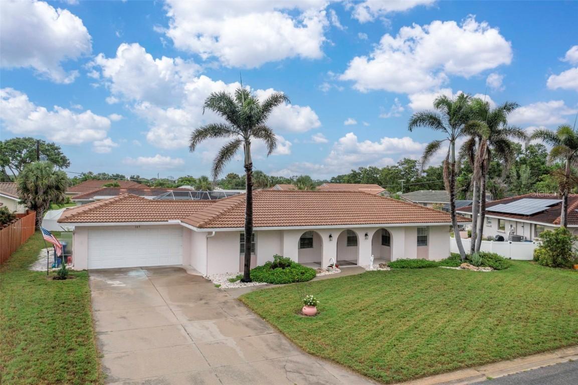 107 Van Dyck Dr., Nokomis, FL 34275
