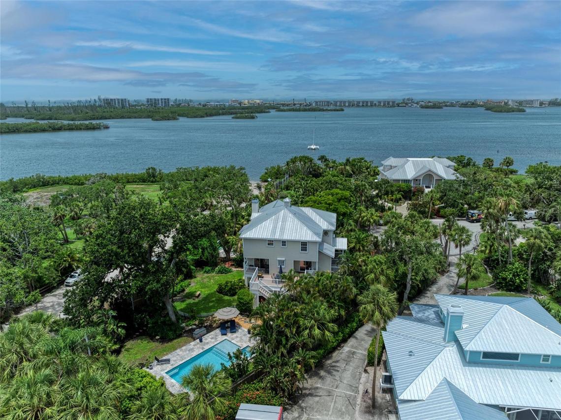 8963 Fishermens Bay Dr., Sarasota, FL 34231