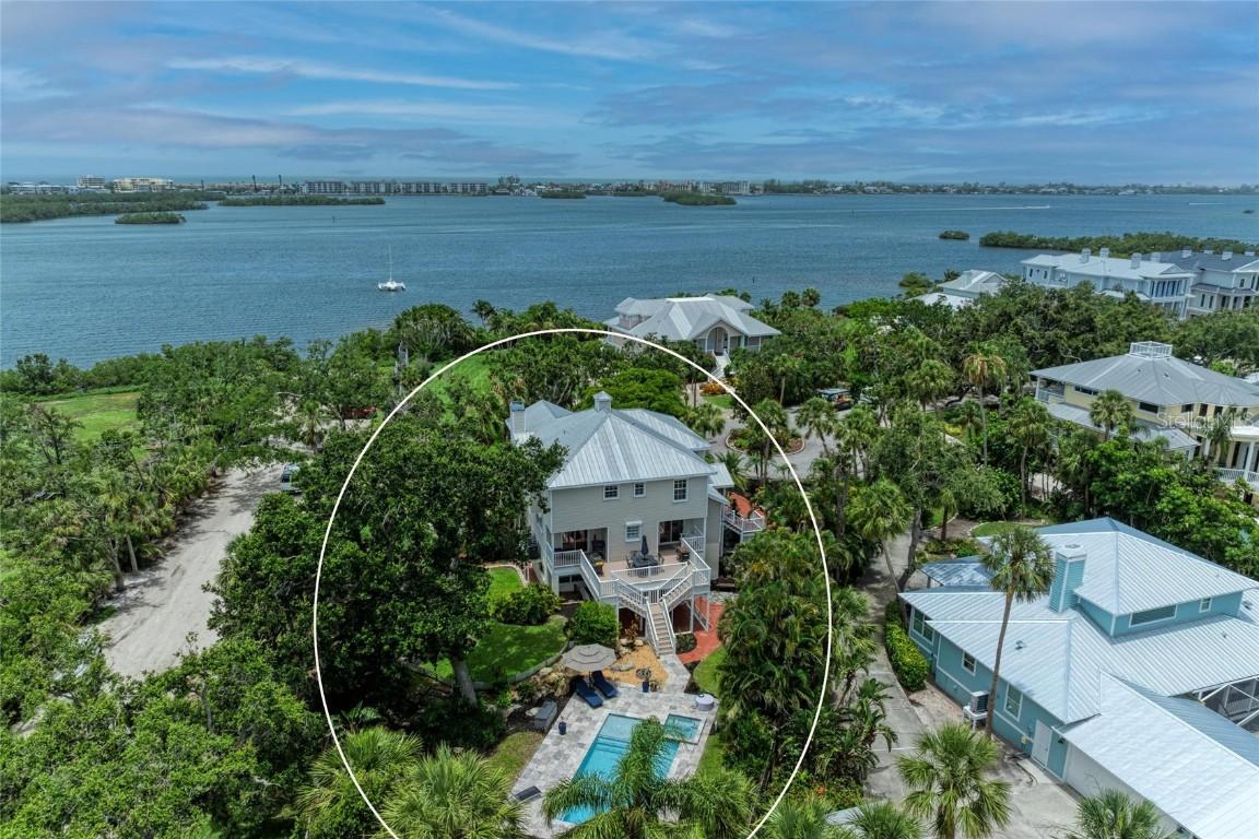 8963 Fishermens Bay Dr., Sarasota, FL 34231