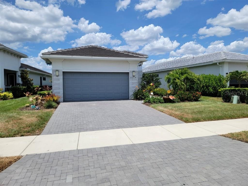 5219 Barnett Cir., Bradenton, FL 34211