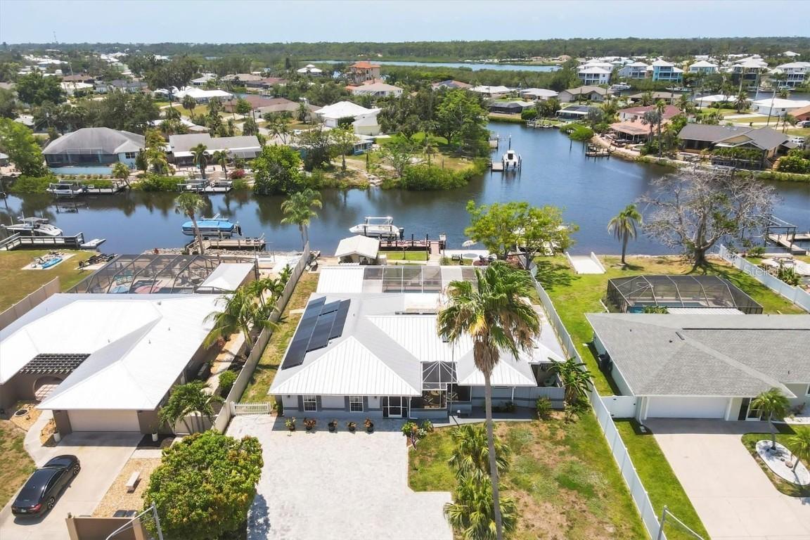 619 Albee Farm Rd., Nokomis, FL 34275
