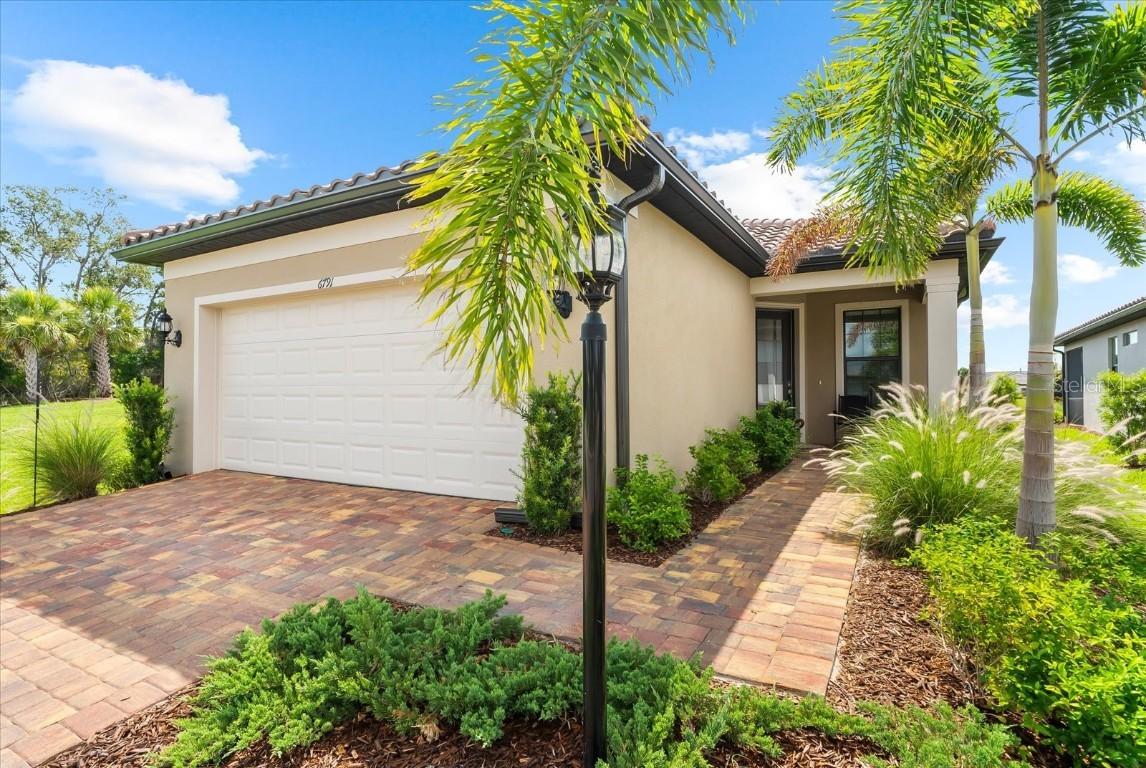6791 Alstead Cir., Bradenton, FL 34202