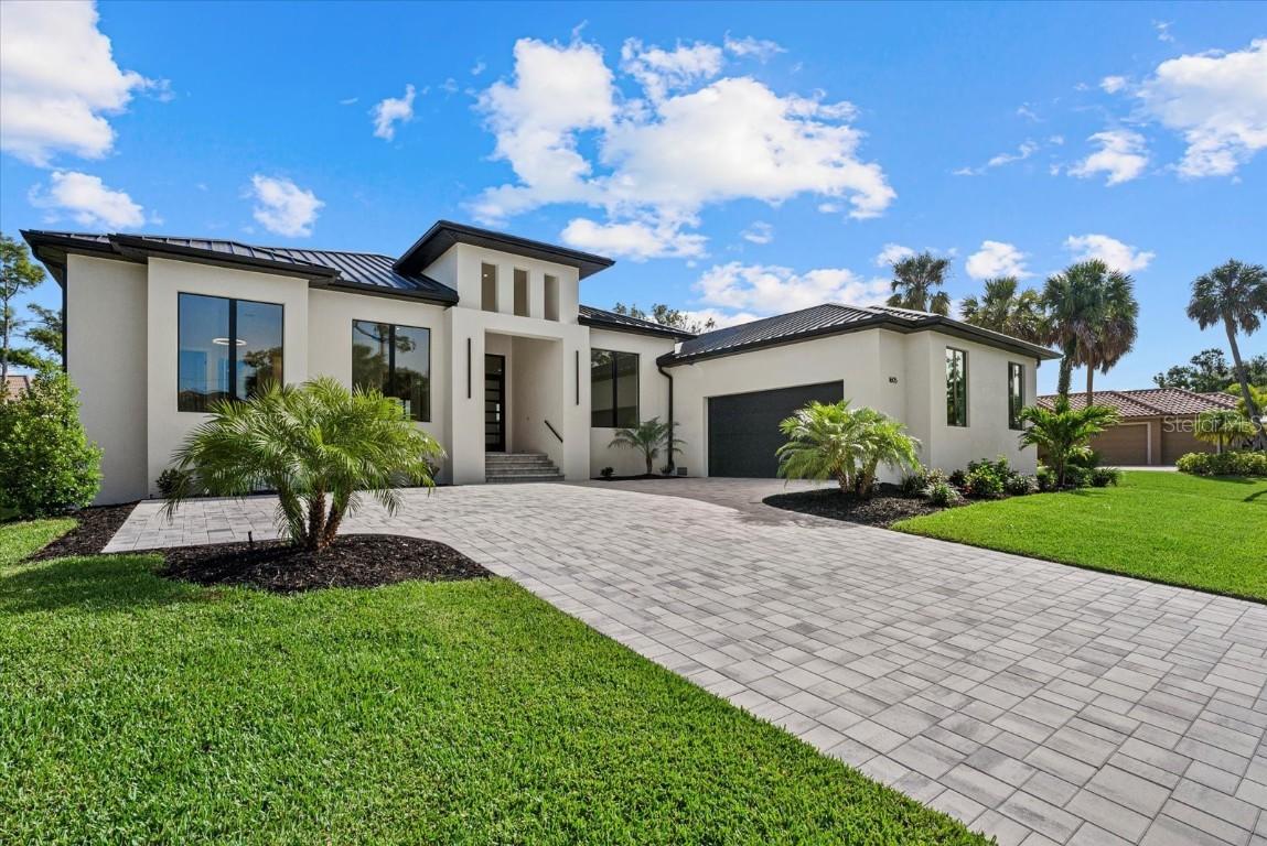 1605 Landfall Dr., Nokomis, FL 34275