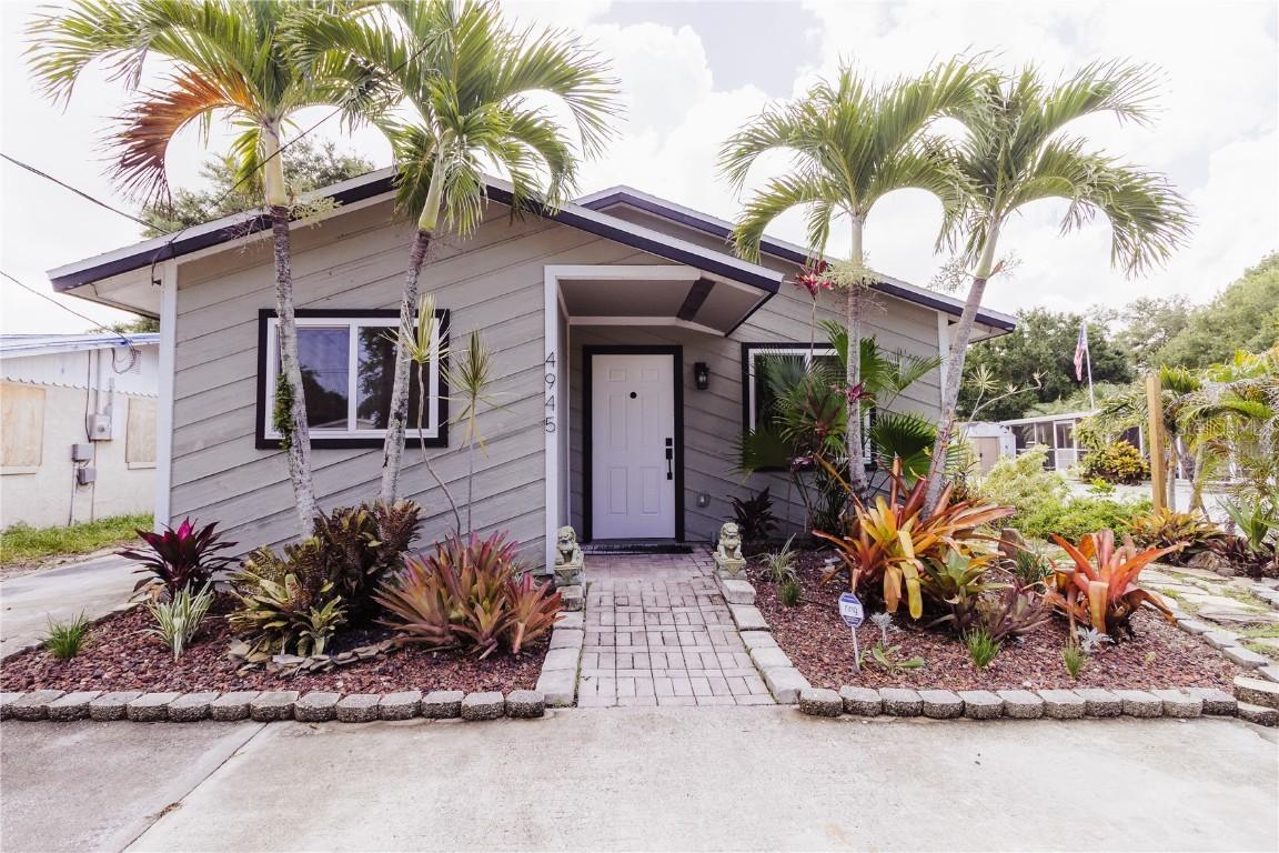 4945 Camphor Ave., Sarasota, FL 34231