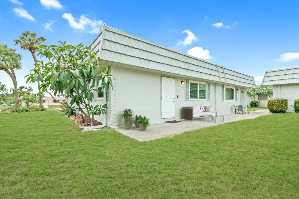 202 Bedford Tr. #120, Sun City Center, FL 33573