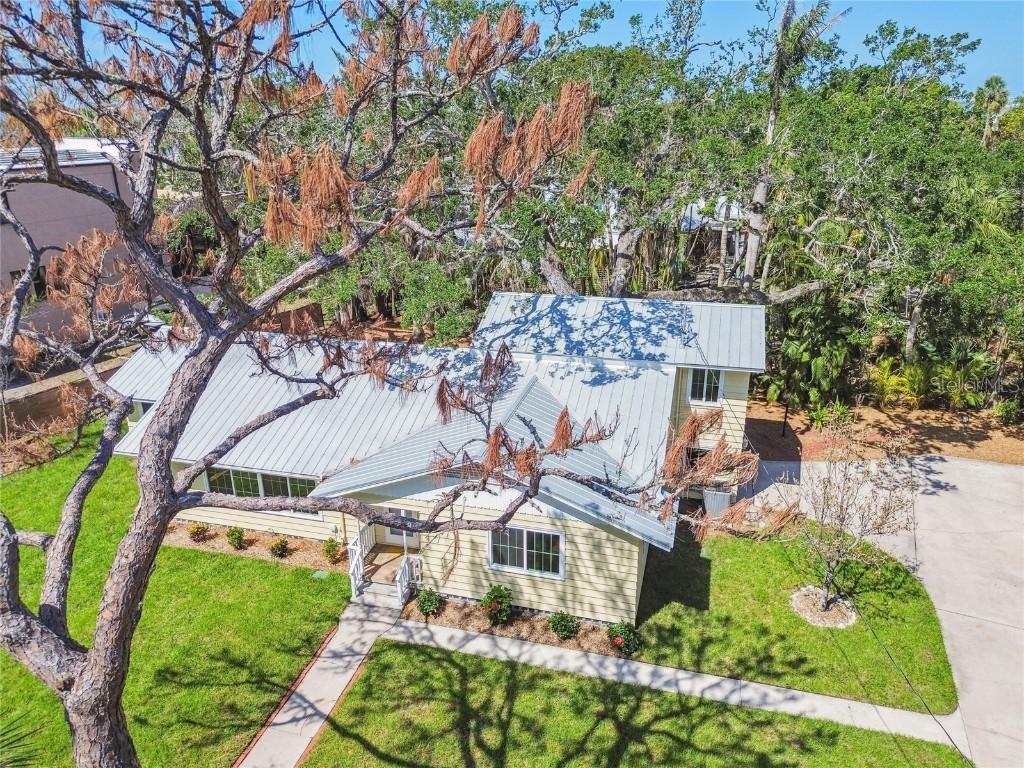 3001 Bay Shore Cir., Sarasota, FL 34234