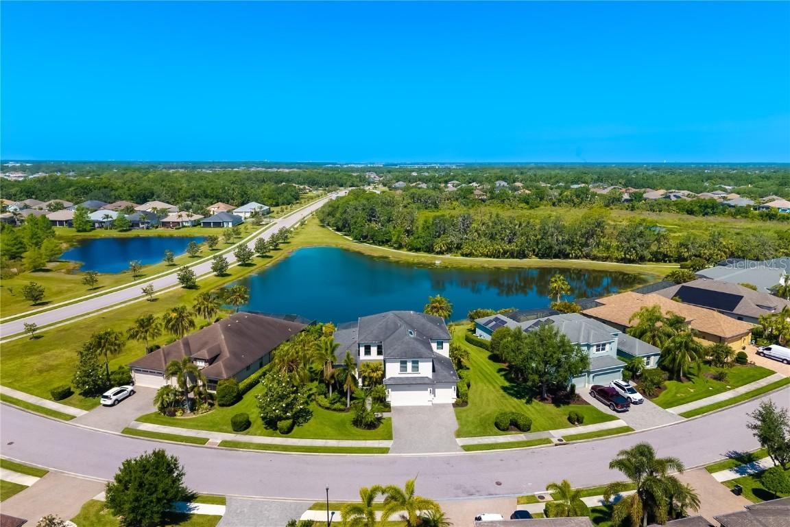 826 Honeyflower Loop, Bradenton, FL 34212