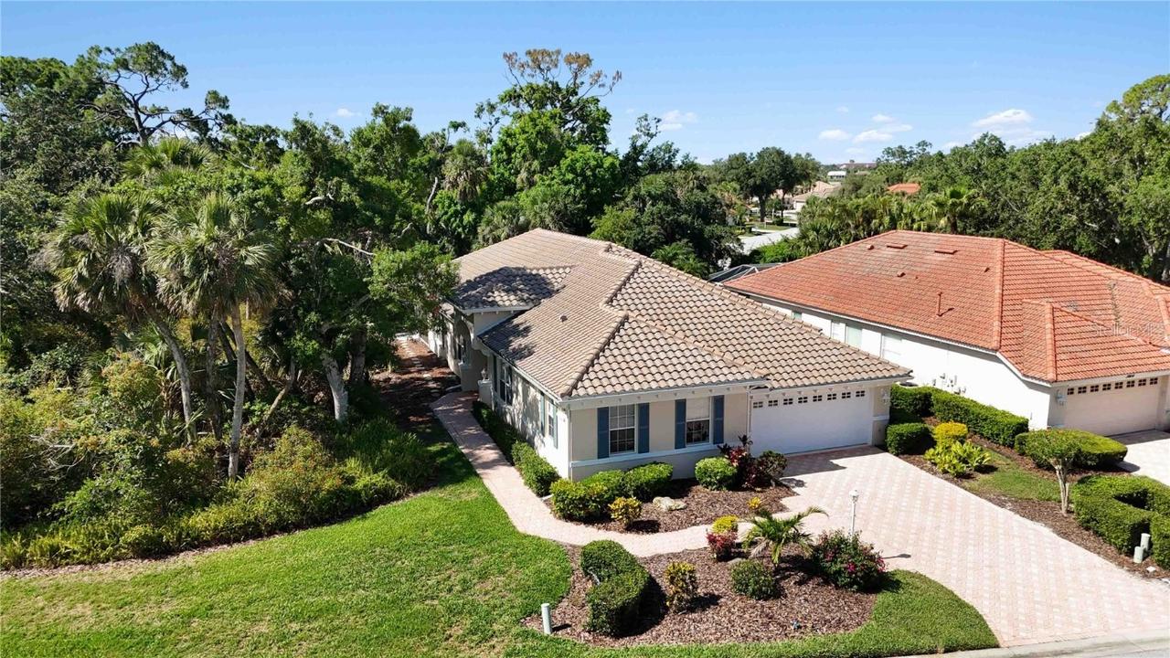5018 Hanging Moss Ln., Sarasota, FL 34238