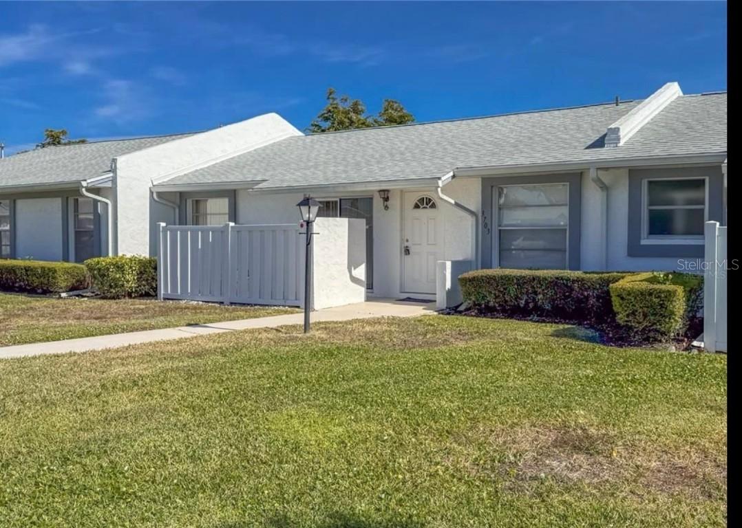 3703 39th Street W #11, Bradenton, FL 34205