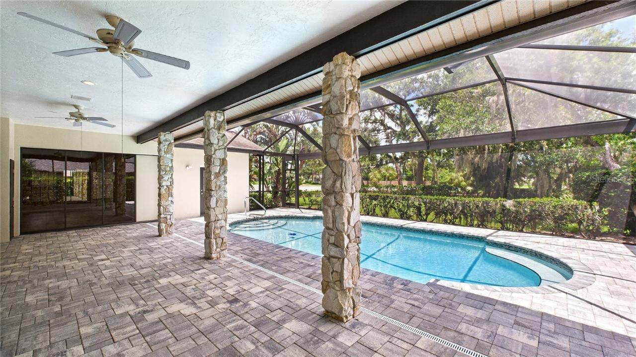 6107 Misty Oaks St., Sarasota, FL 34243