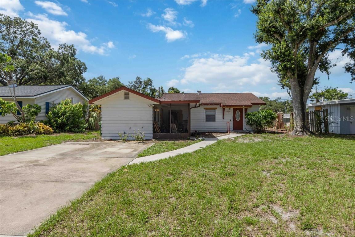 2558 Hawthorne St., Sarasota, FL 34239