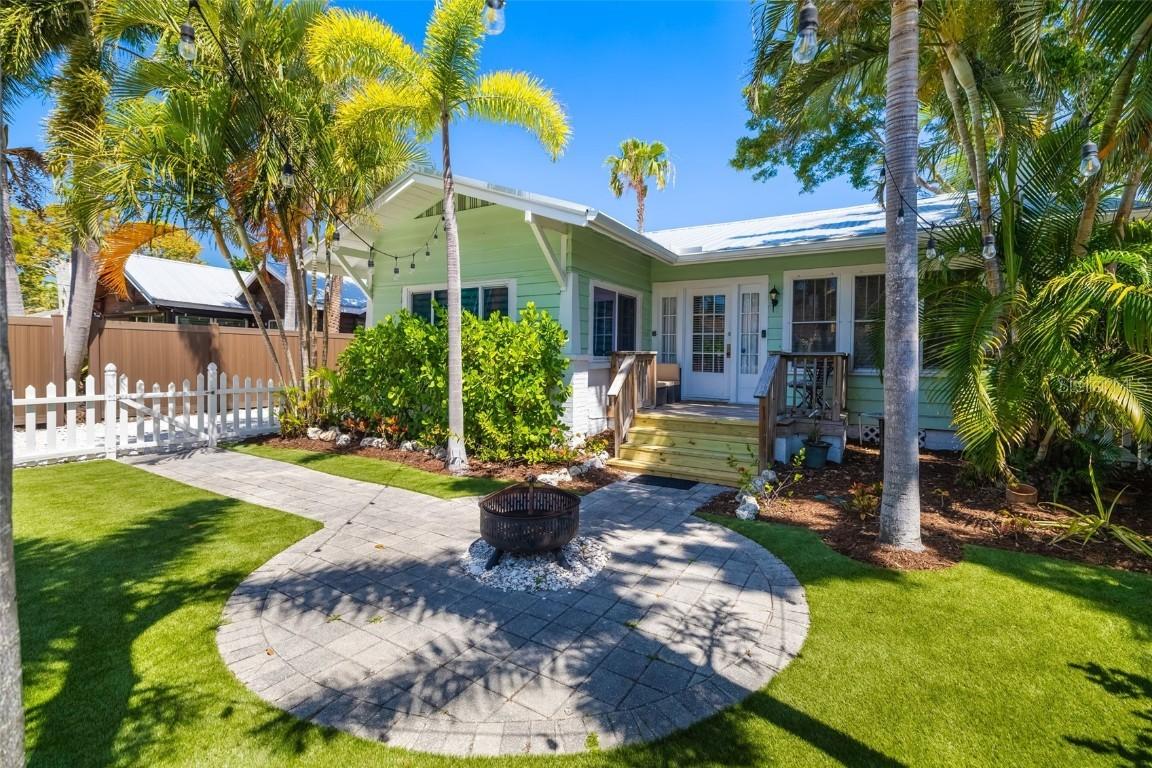 1871 Prospect St., Sarasota, FL 34239