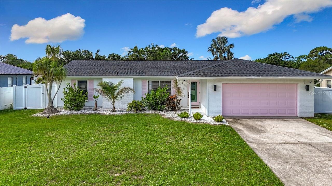 912 Ponderosa Pine Ln., Sarasota, FL 34243