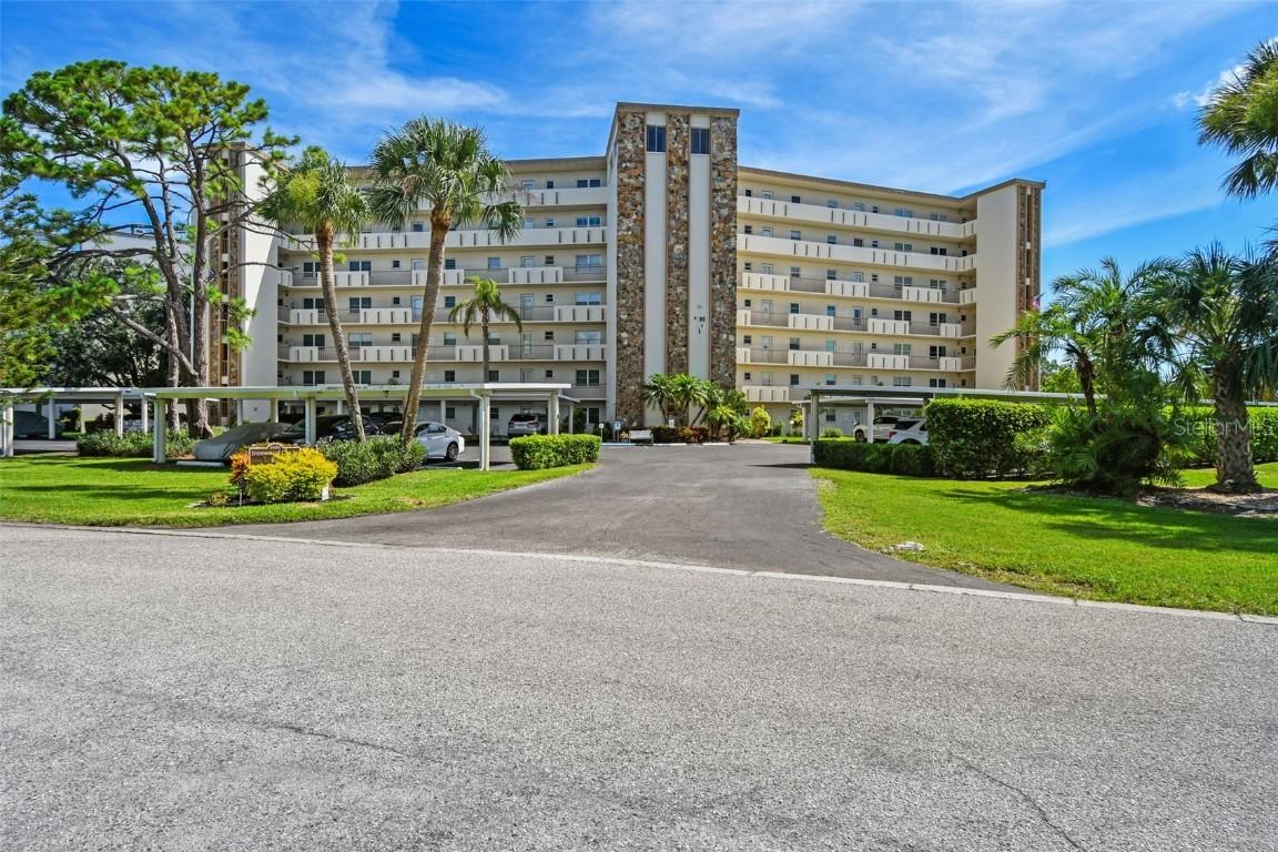 3680 Ironwood Circle #704-L, Bradenton, FL 34209