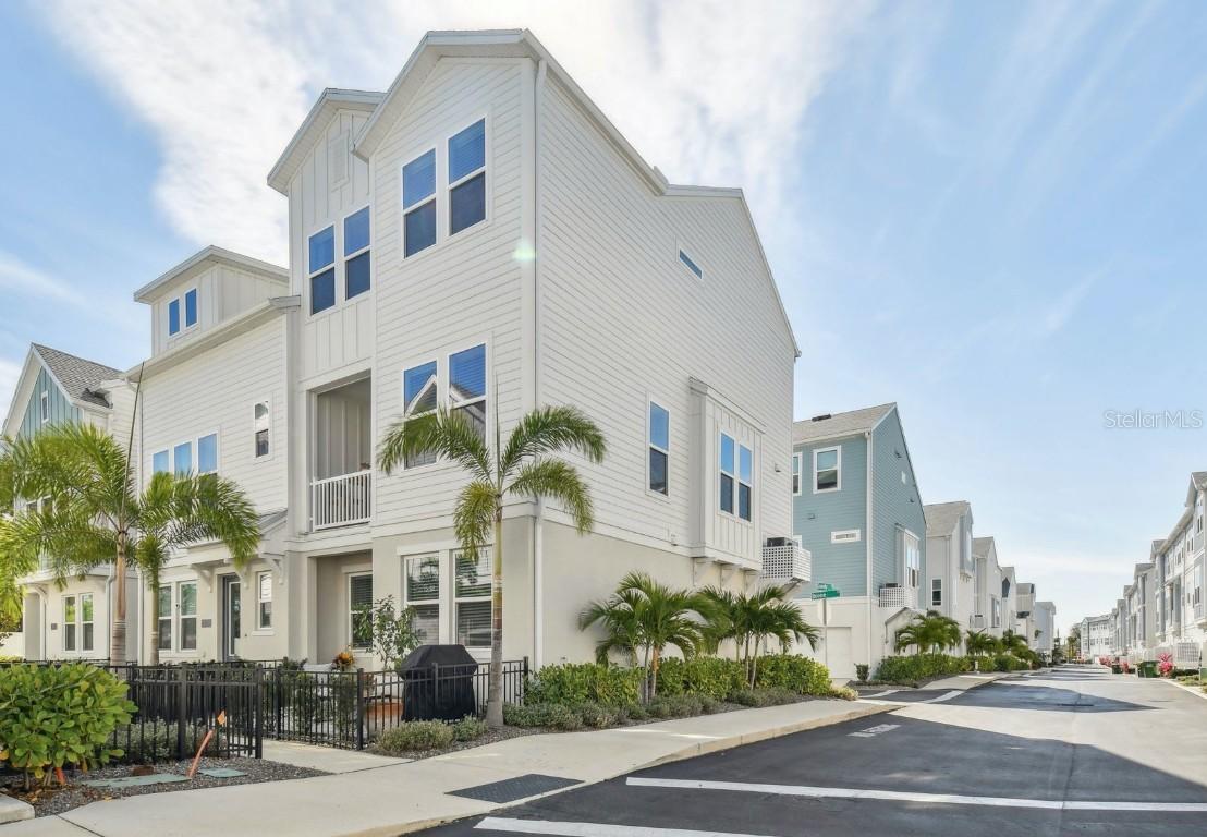 2500 Boone Ct., Sarasota, FL 34237
