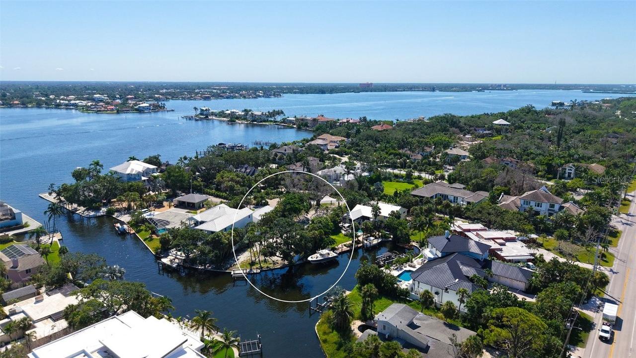 1231 Starboard Ln., Sarasota, FL 34242