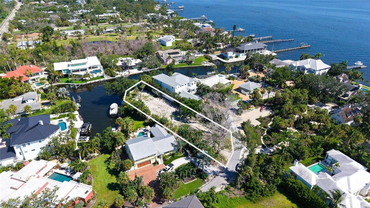1231 Starboard Ln., Sarasota, FL 34242
