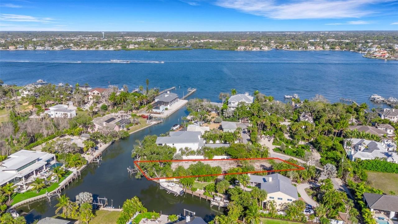 1231 Starboard Ln., Sarasota, FL 34242