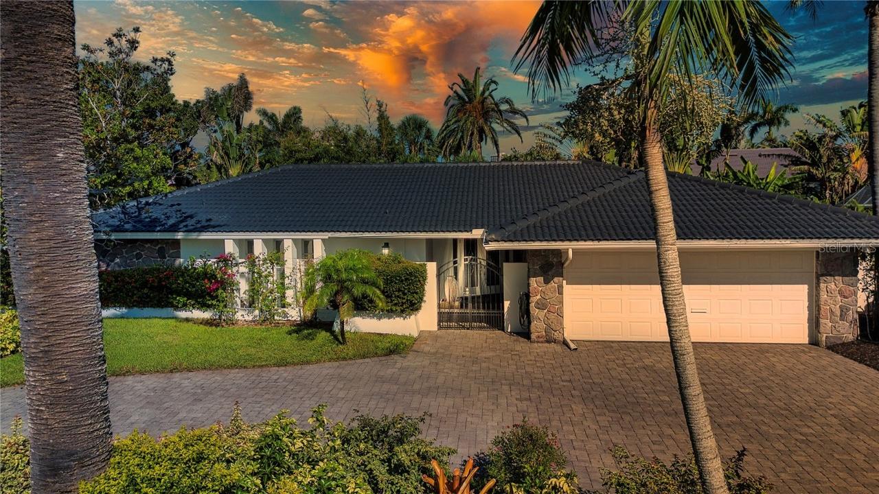 483 Partridge Cir., Sarasota, FL 34236