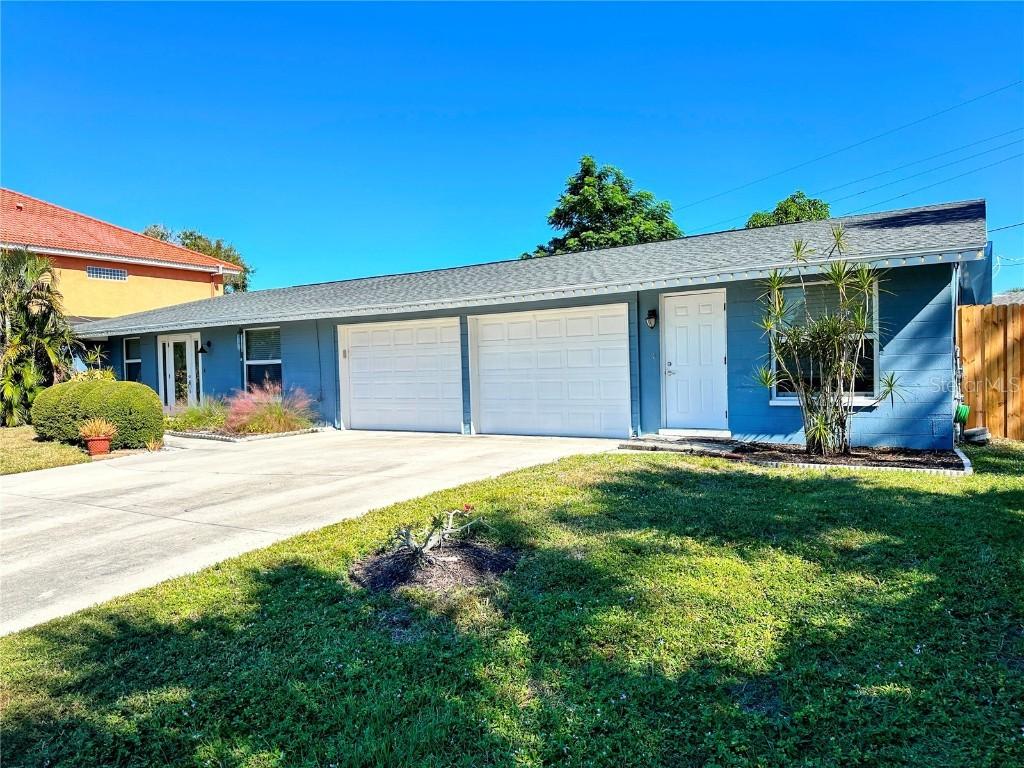 2131 Montclair Dr. #2131 & 2137, Sarasota, FL 34231