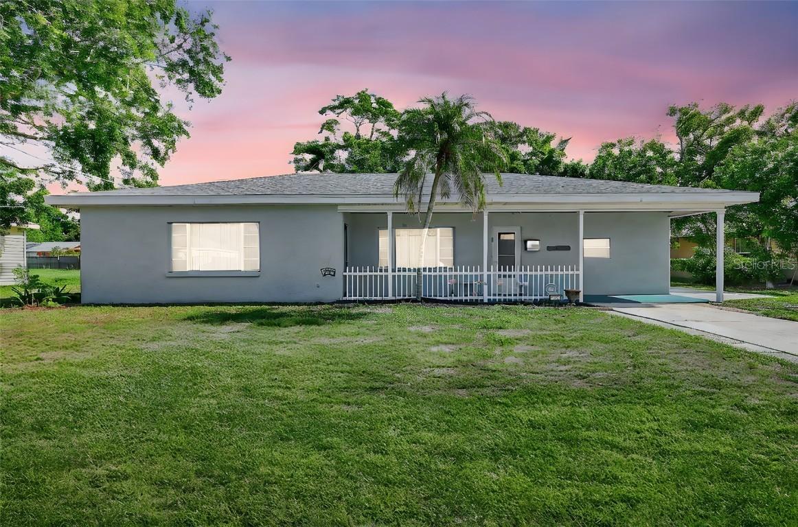 2622 11th Ave., Bradenton, FL 34205