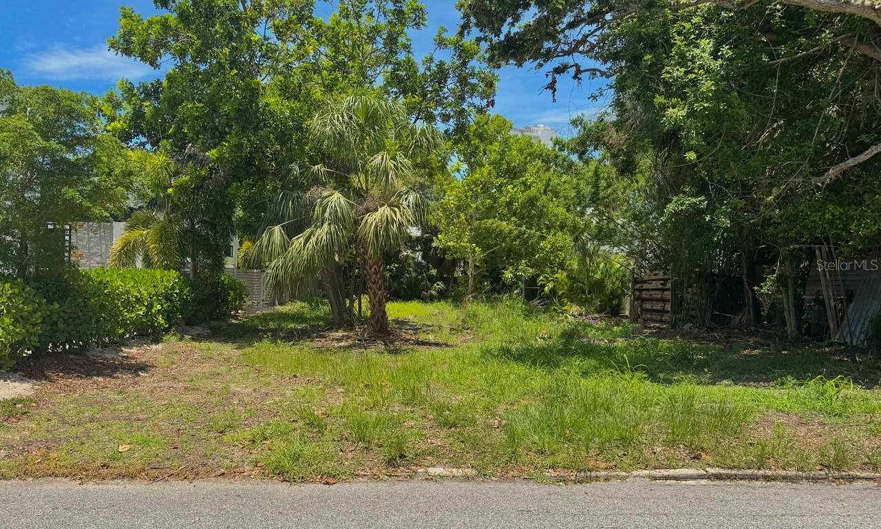 718 Hudson Ave., Sarasota, FL 34236