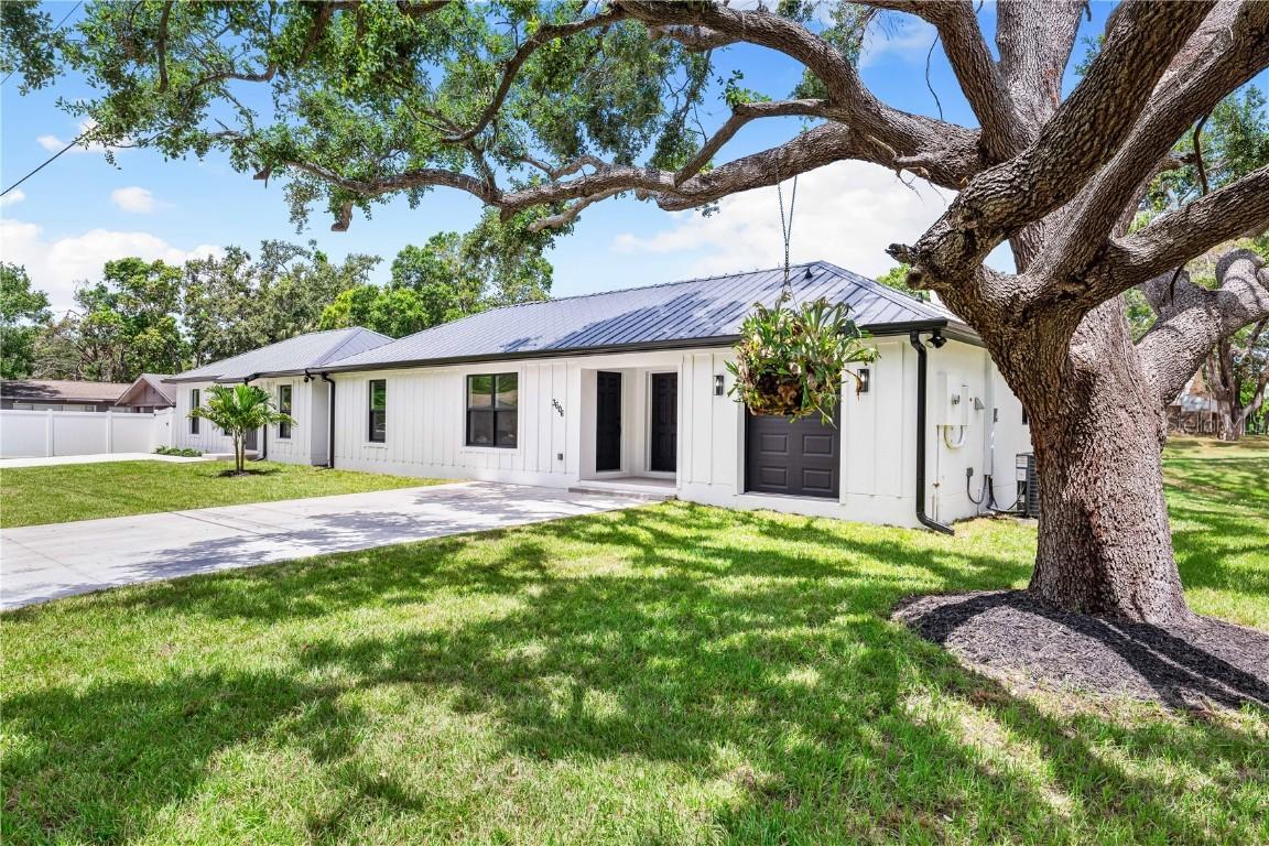 3606 7th Ave., Bradenton, FL 34205