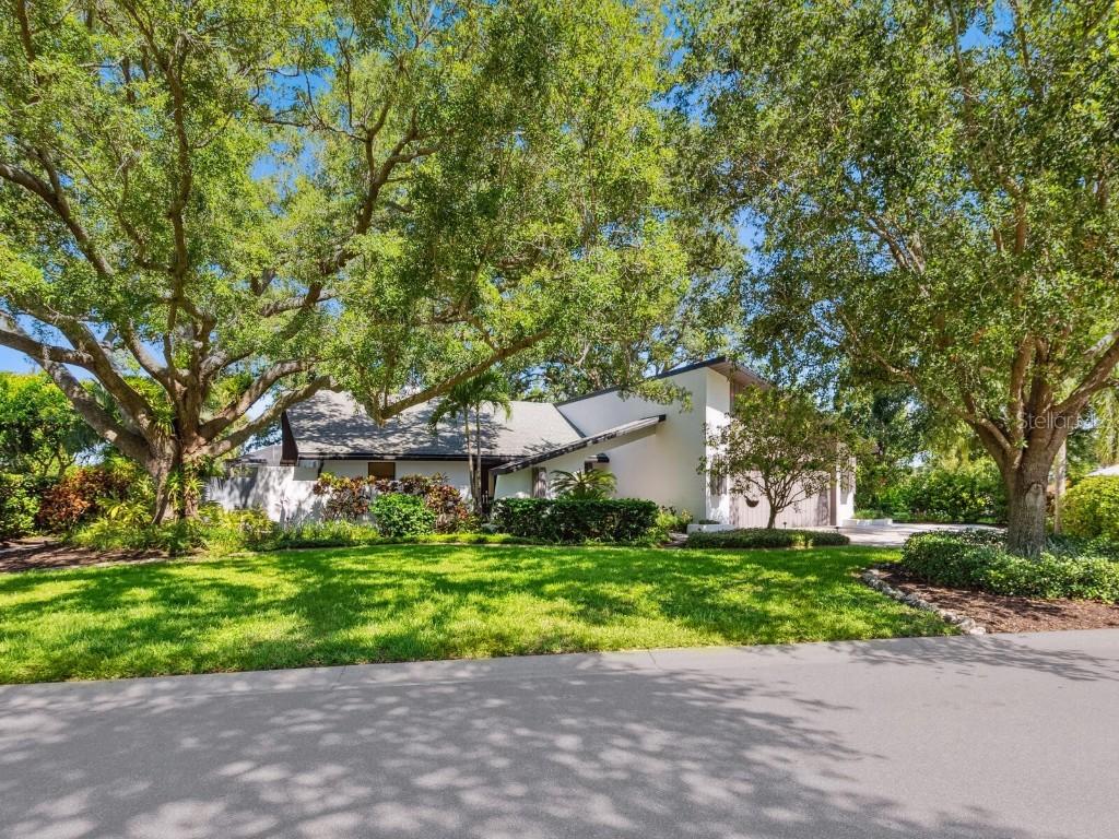 3900 Country View Dr., Sarasota, FL 34233
