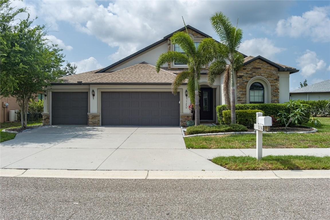 9236 Raes Creek Pl., Palmetto, FL 34221