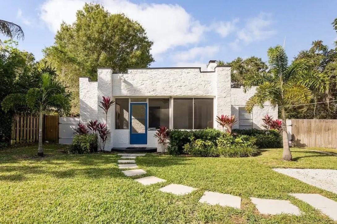 522 31st St., Bradenton, FL 34205