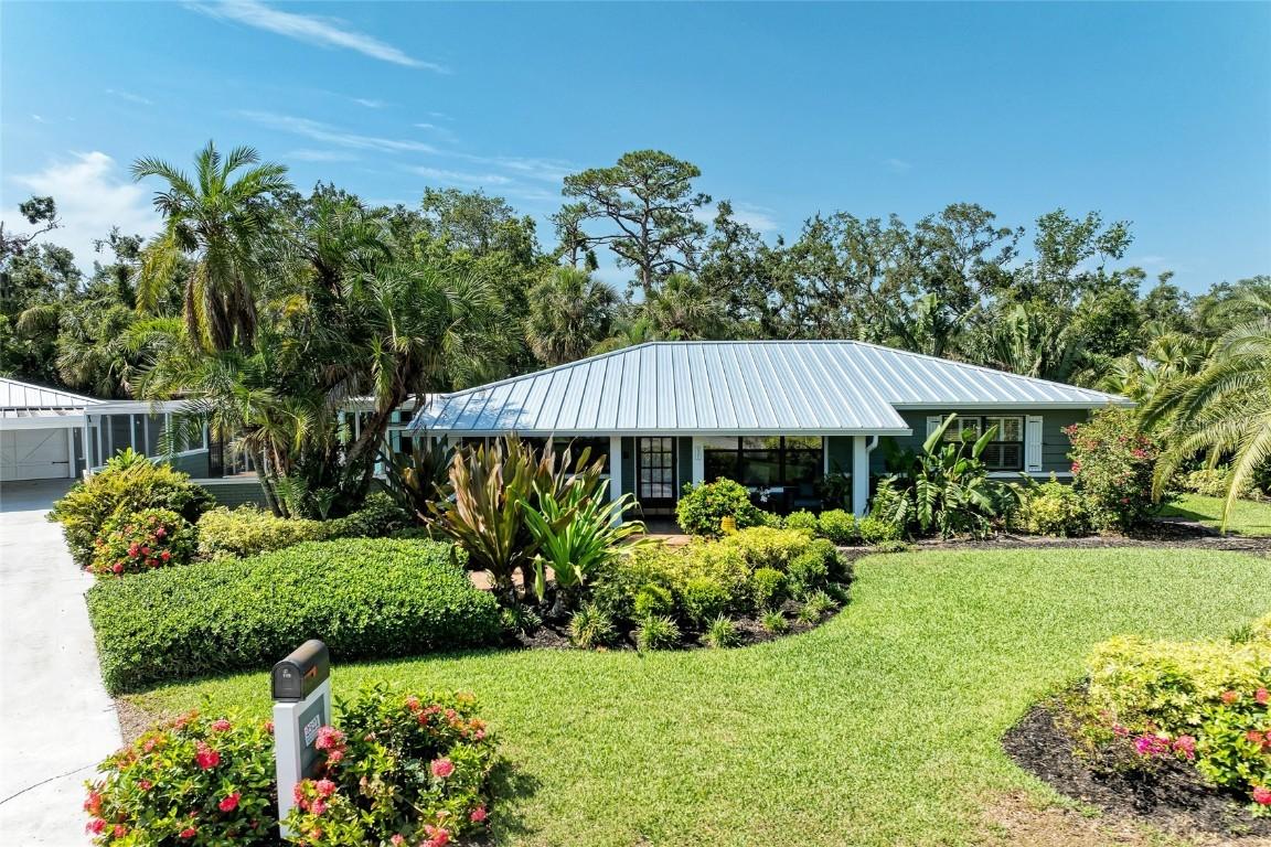 2321 Milford Cir., Sarasota, FL 34239