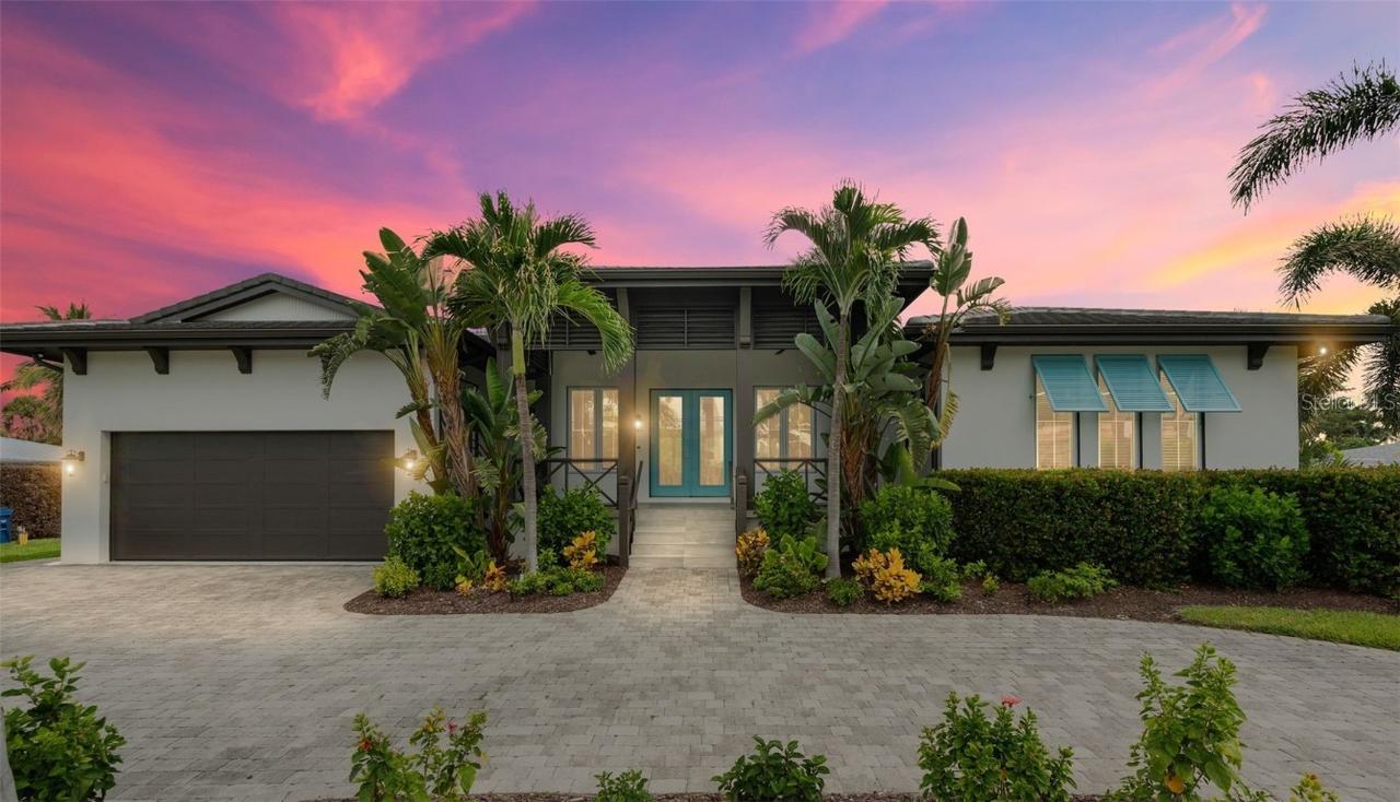 5569 Cape Leyte Dr., Sarasota, FL 34242