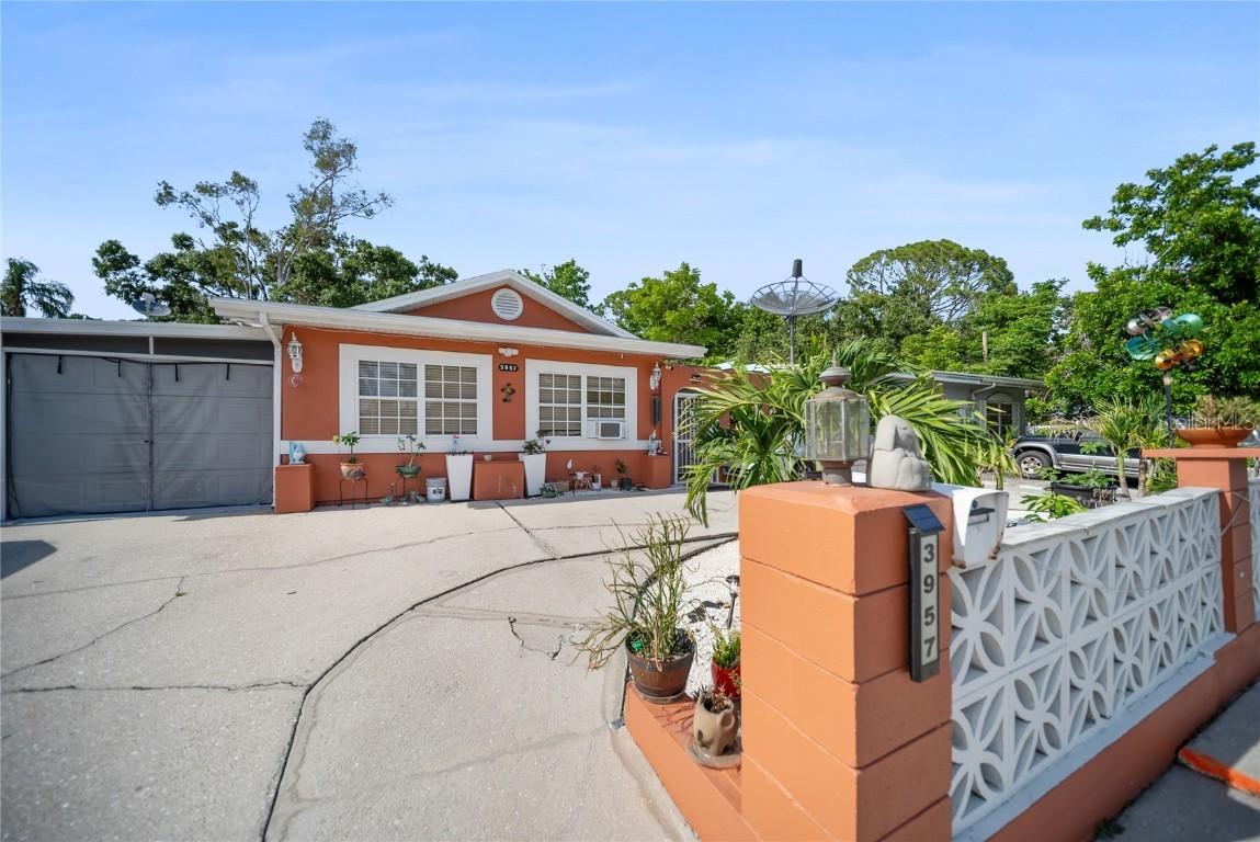 3957 Proctor Rd., Sarasota, FL 34233