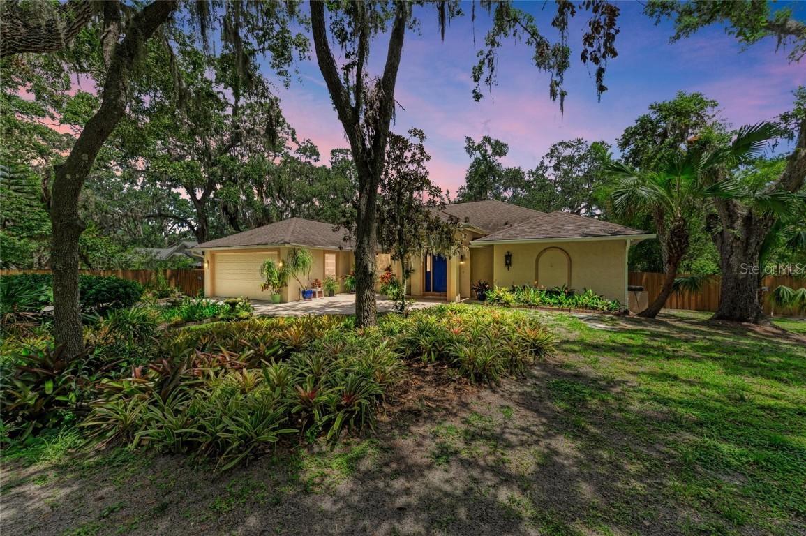 3217 Oak Grove Dr., Sarasota, FL 34243