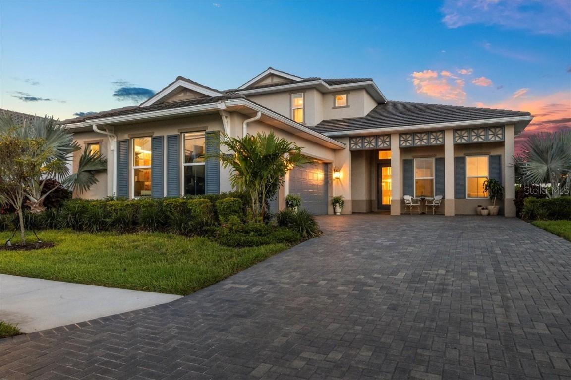 8209 Redonda Loop, Lakewood Ranch, FL 34202