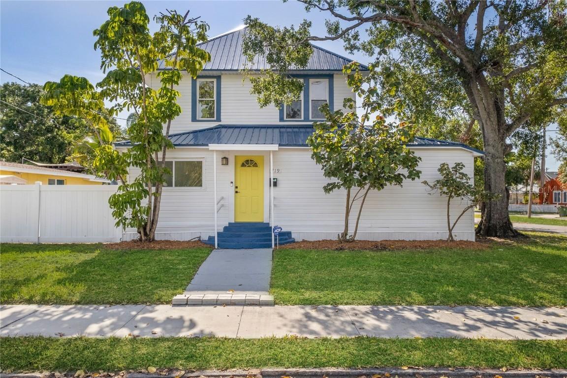 719 W 22nd St., Bradenton, FL 34205
