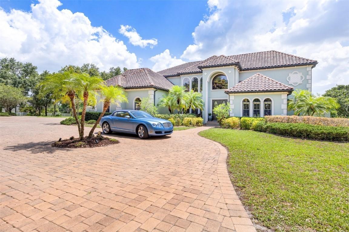 21210 77th Ave., Bradenton, FL 34202