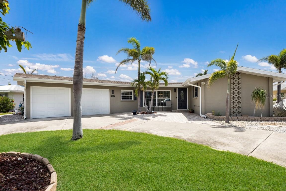 3715 Bamboo Ter., Bradenton, FL 34210