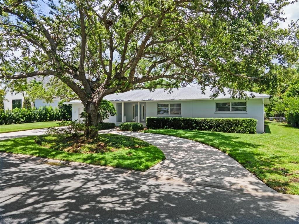1541 Flower Dr., Sarasota, FL 34239