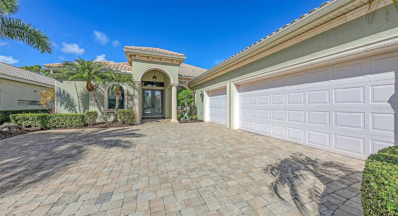 8832 Enclave Ct., Sarasota, FL 34238