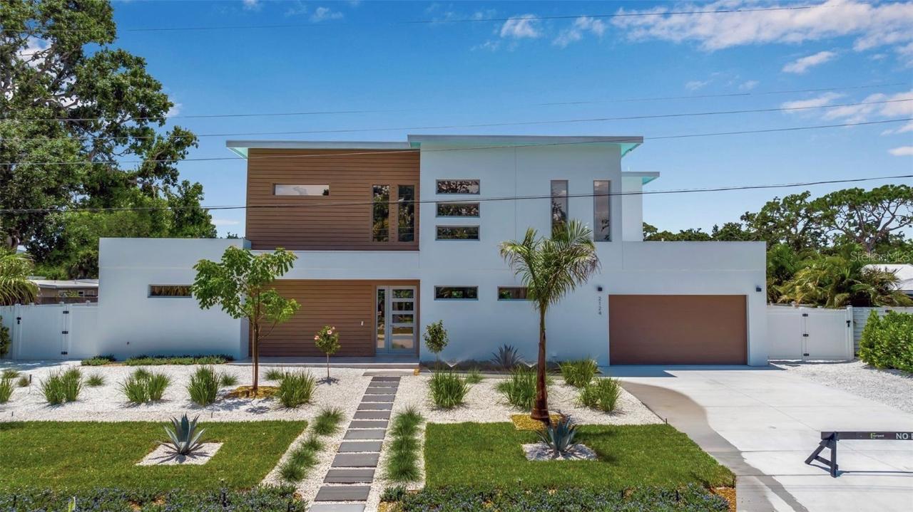 2124 Clematis Pl., Sarasota, FL 34239