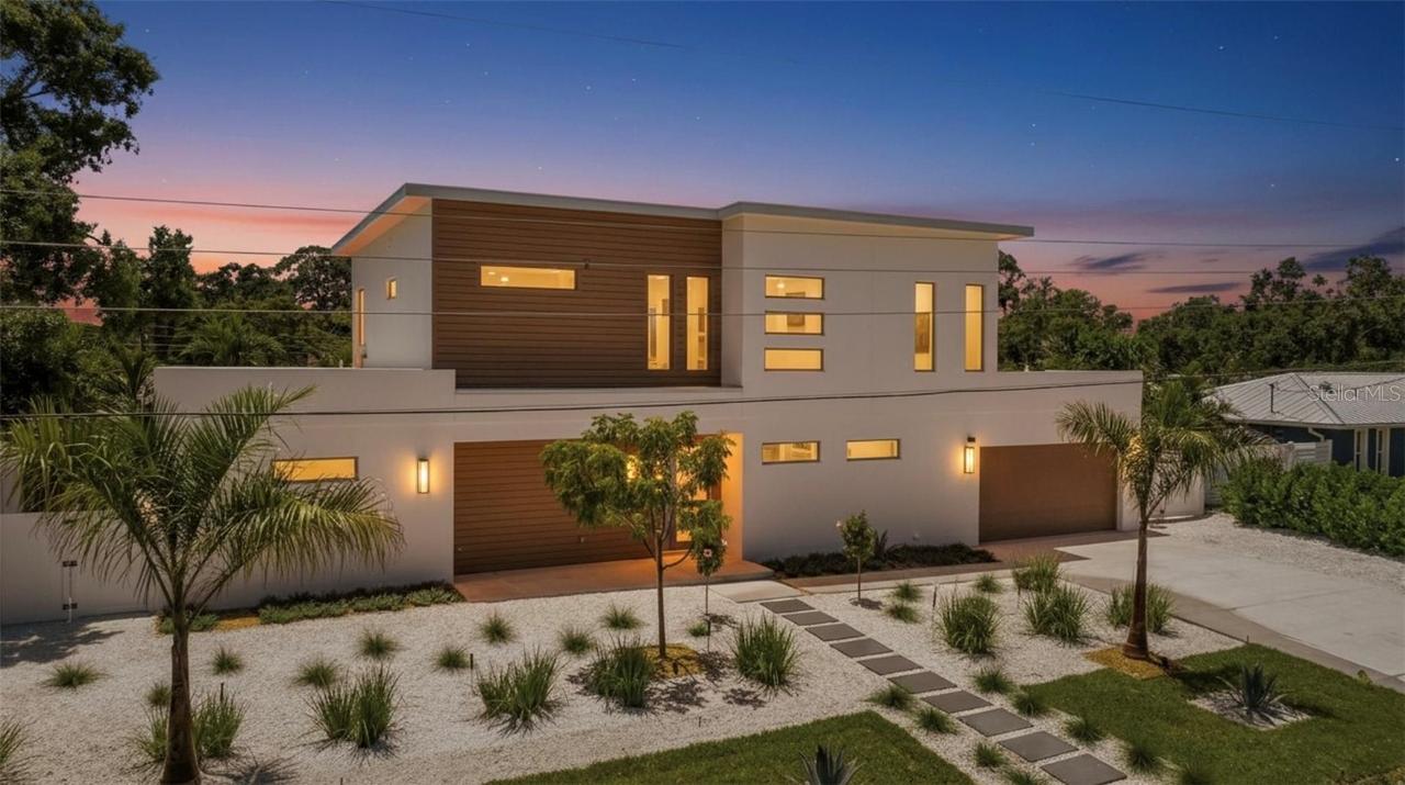 2124 Clematis Pl., Sarasota, FL 34239