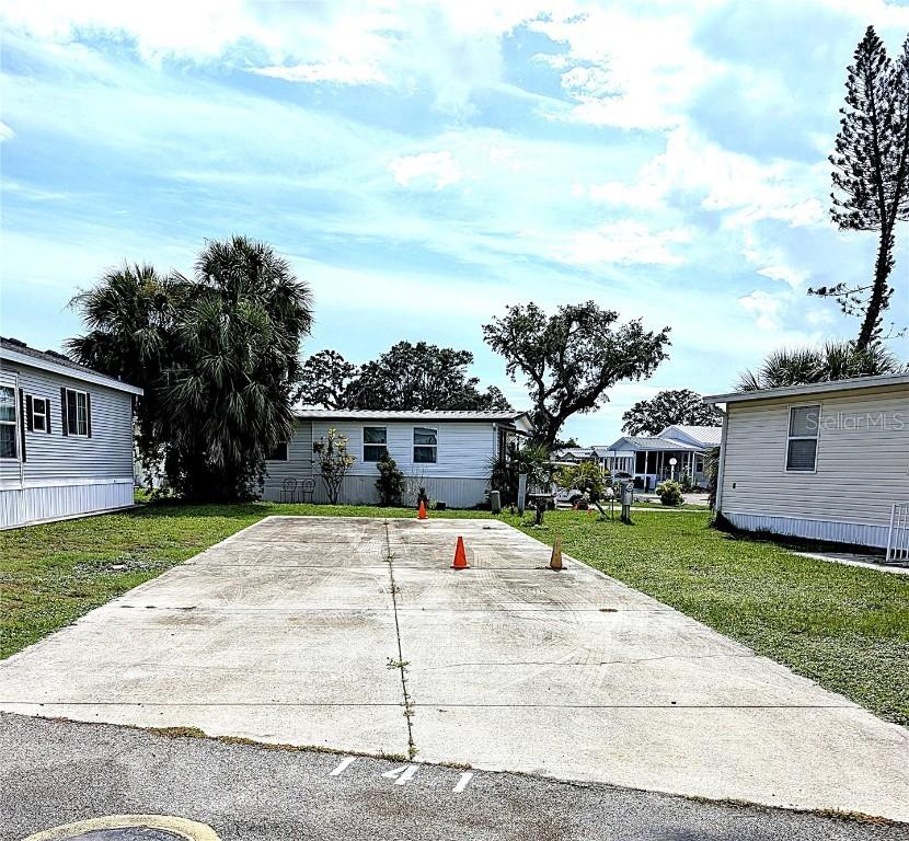 3275 26th Ave. #141, Bradenton, FL 34208