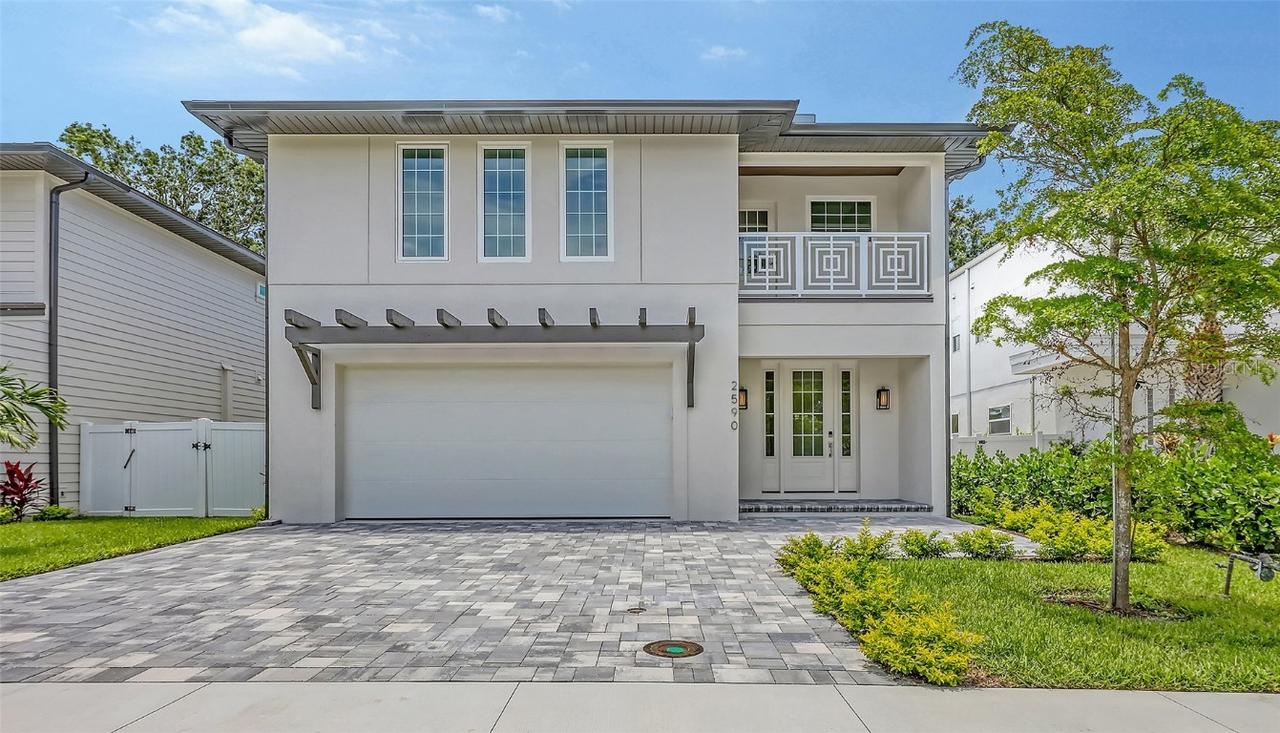 2590 Floyd St., Sarasota, FL 34239